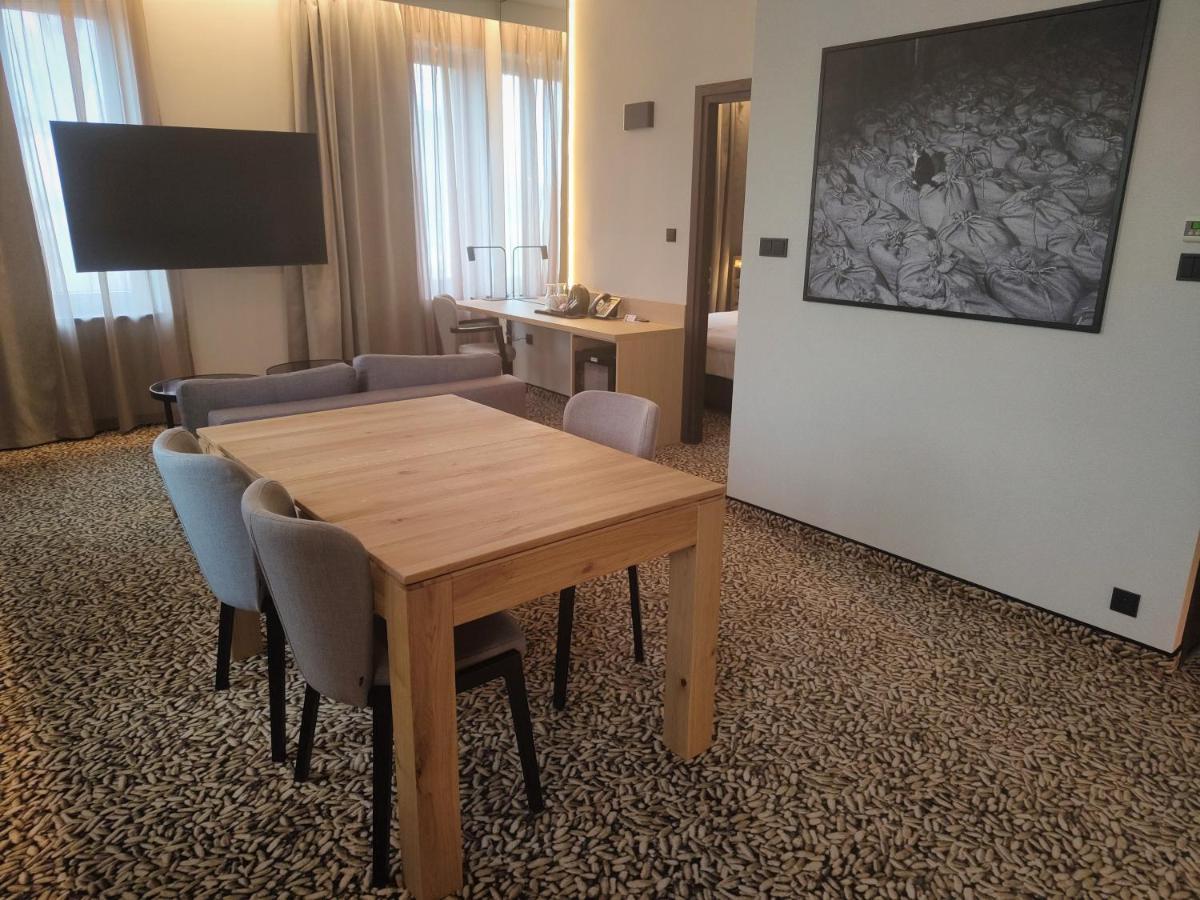 Qubus Hotel Gdansk Ngoại thất bức ảnh